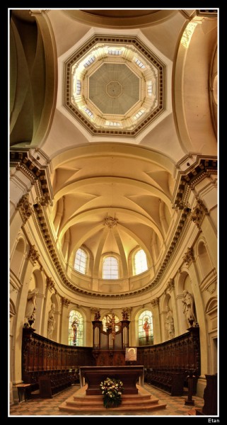 Eglise de Chalon-sur-Saône en panoramique HDR