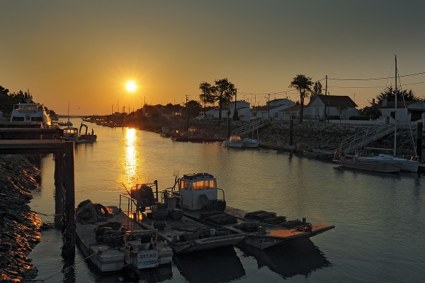 Port de Boyardville au lever du jour en HDR par Laurent Gadolet