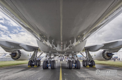 Boeing 747 cargo vue d'en dessous photo HDR